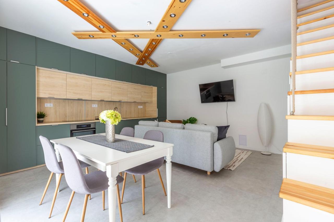 Unique Central 3 Floor Home With 4Bdrm, 3Bthrm Budapest Bagian luar foto
