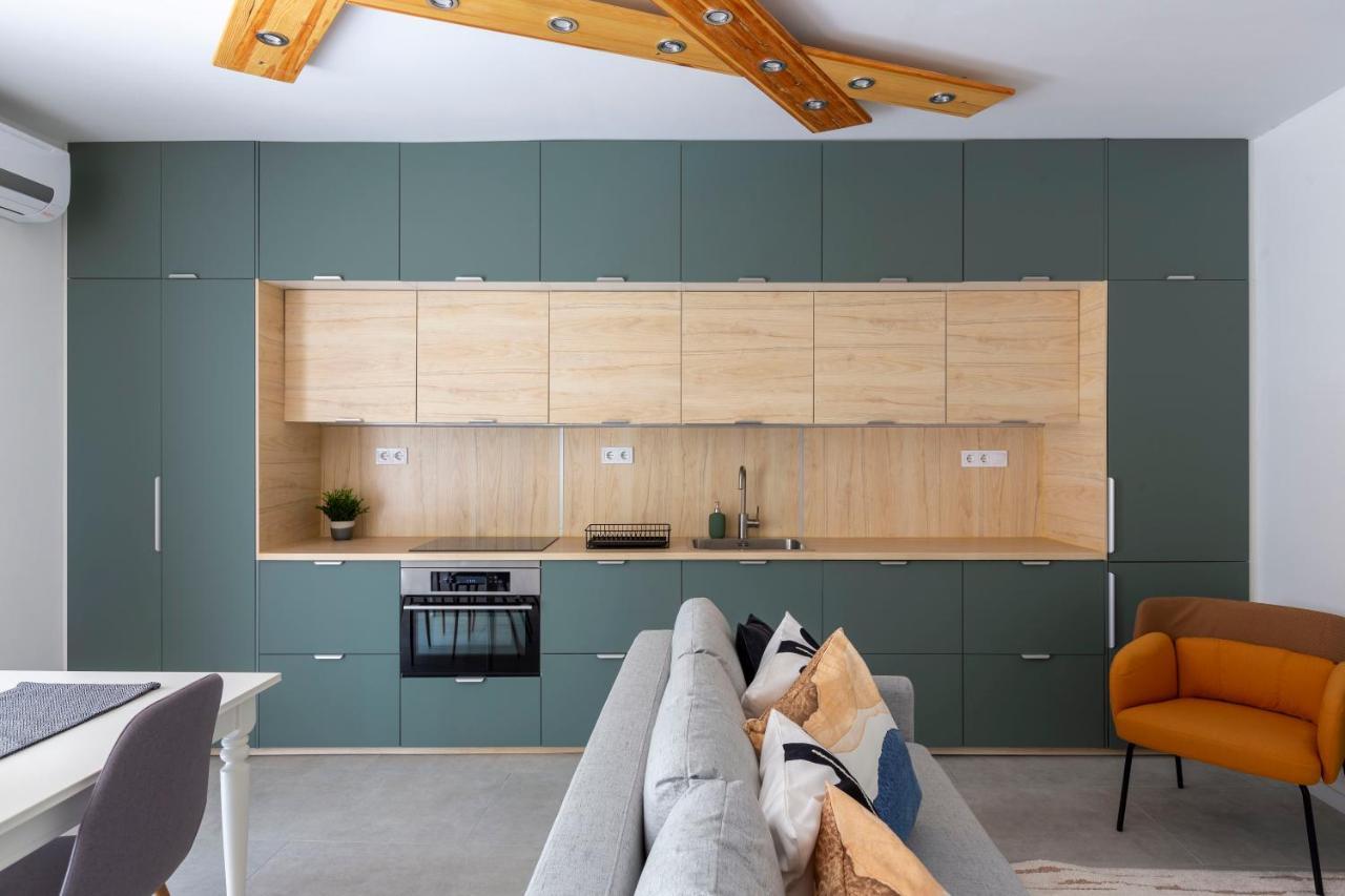 Unique Central 3 Floor Home With 4Bdrm, 3Bthrm Budapest Bagian luar foto