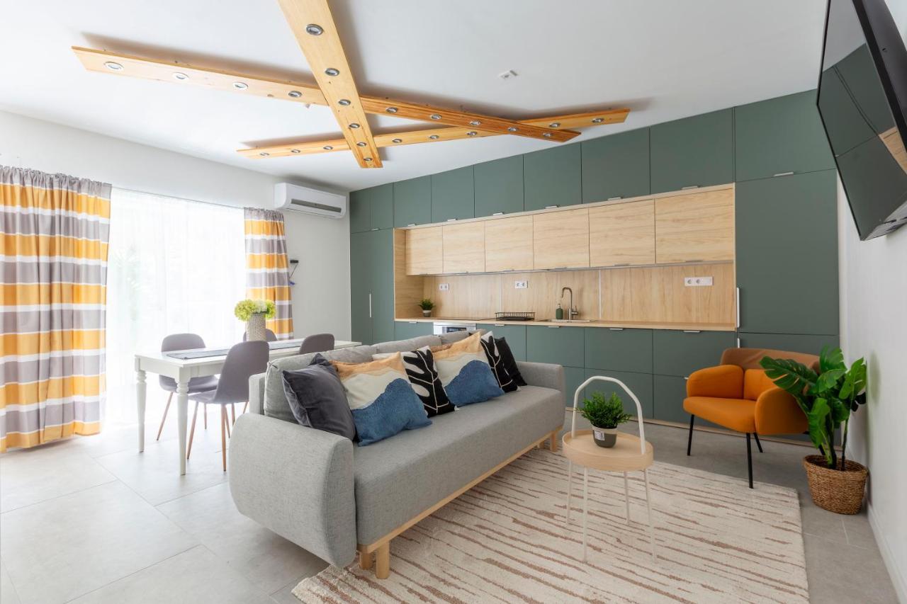 Unique Central 3 Floor Home With 4Bdrm, 3Bthrm Budapest Bagian luar foto