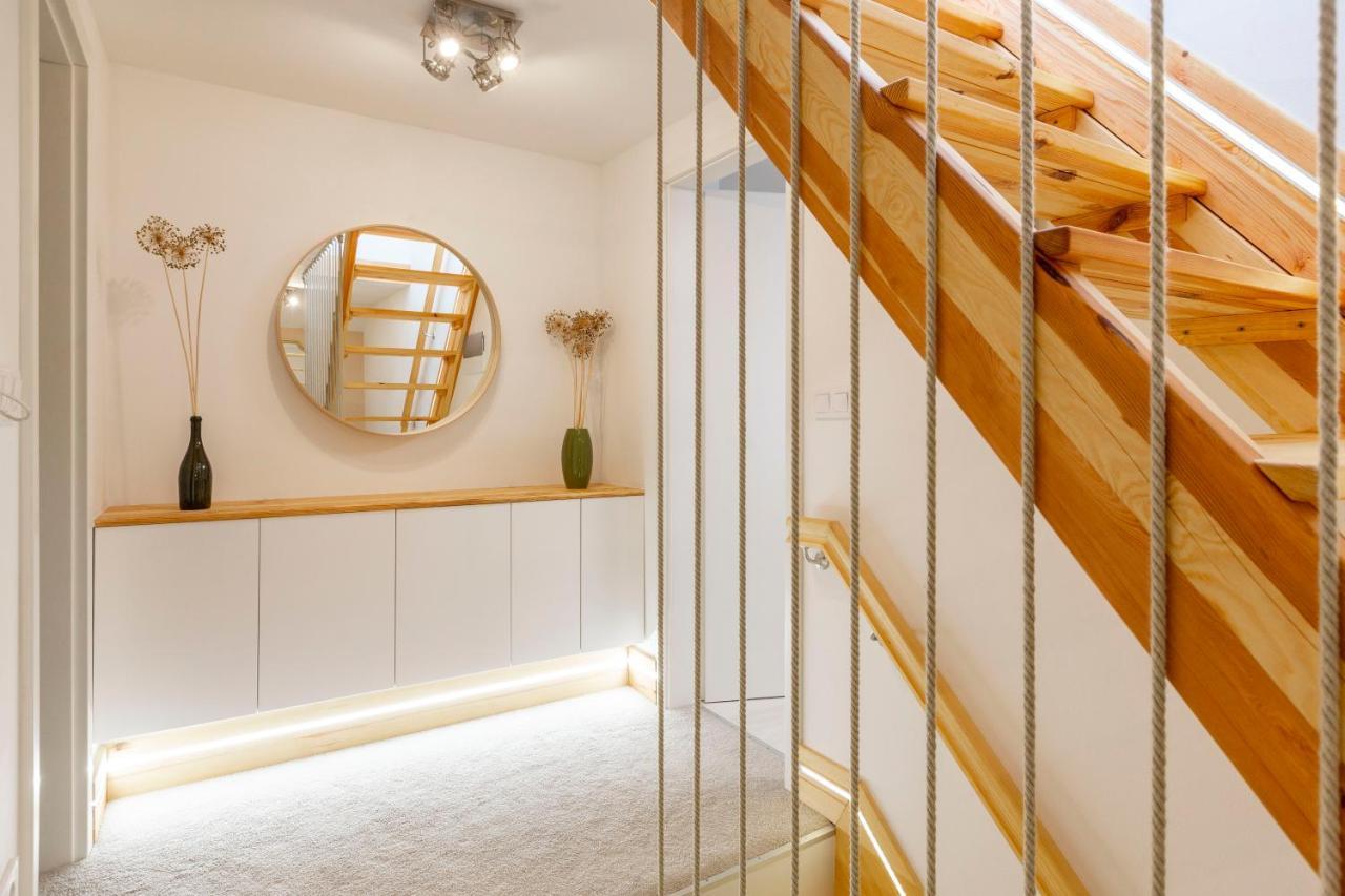 Unique Central 3 Floor Home With 4Bdrm, 3Bthrm Budapest Bagian luar foto