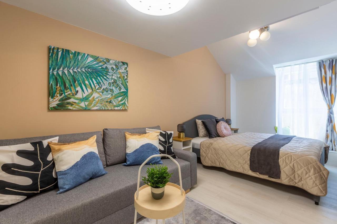Unique Central 3 Floor Home With 4Bdrm, 3Bthrm Budapest Bagian luar foto